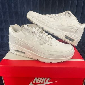 Nike Air Max 90 , size 4Y, white